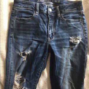 Distressed skinny jeans